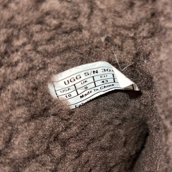 EUC Ugg winter boots - Picture 4 of 4